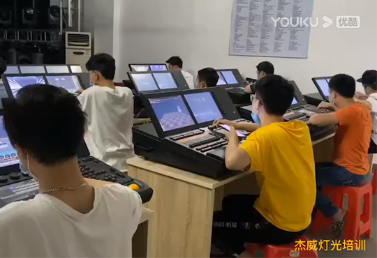 杰威灯光师技术培训“第161届”学员学习现场实拍