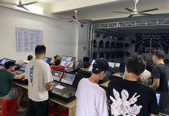 舞台灯光师培训 杰威灯光培训“第172届”学员现场实拍